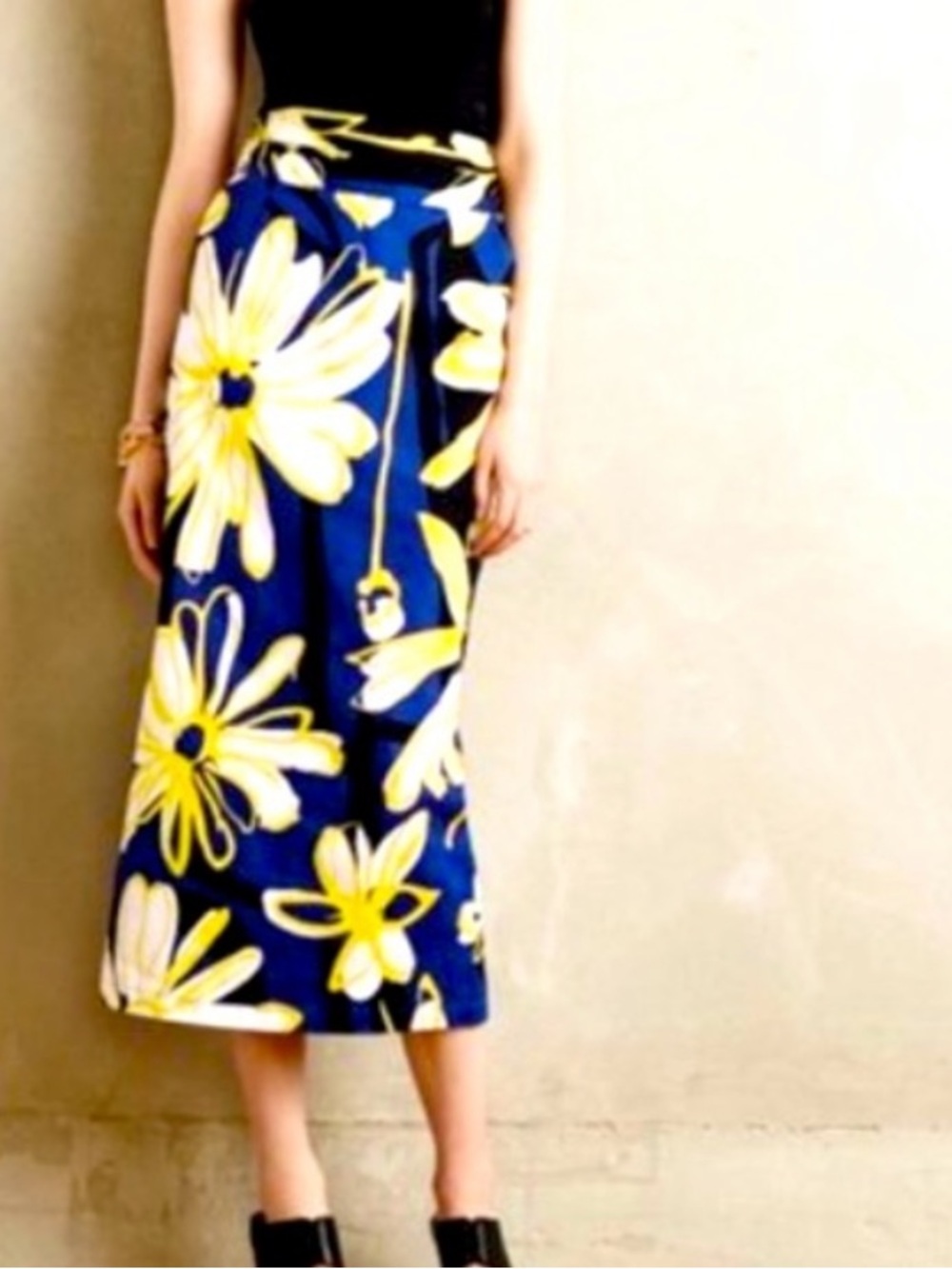 Whit Two Skirt Anthropologie Matira
High Waisted Floral Tie Back Midi Skirt